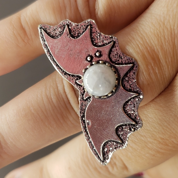 Moonstone bat ring - Picture 1 of 8